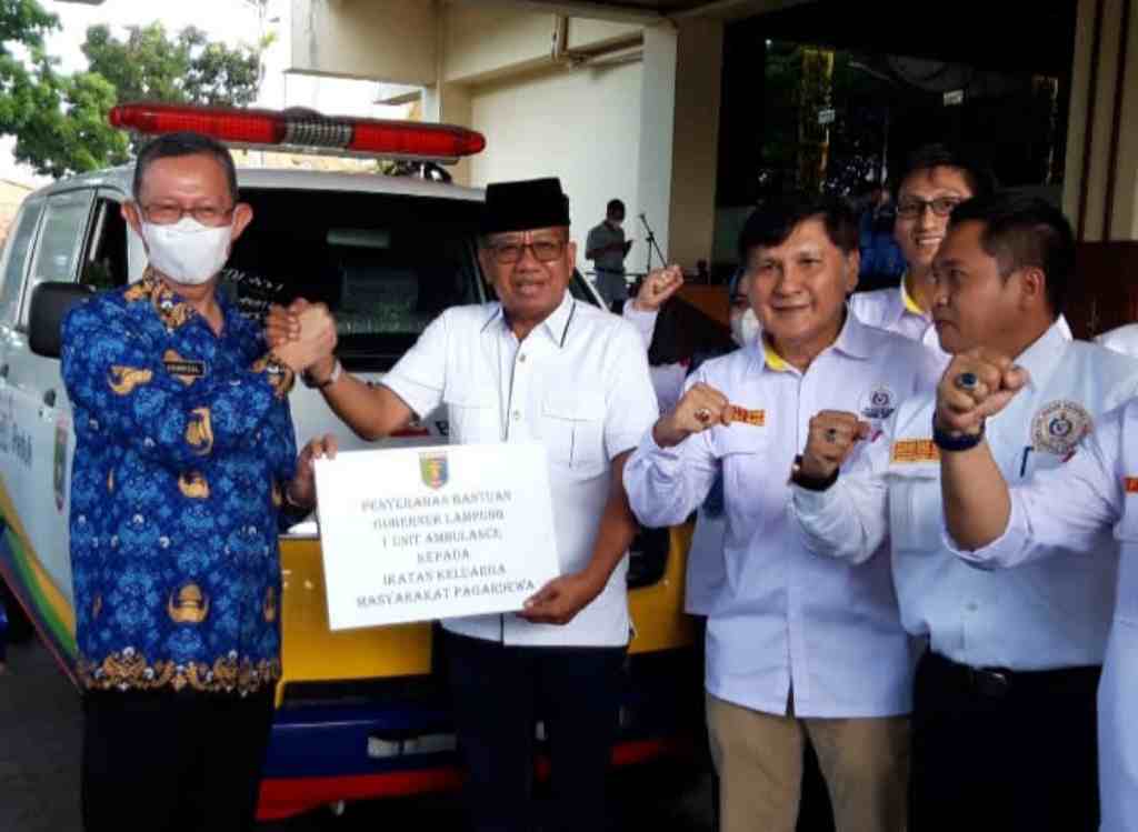 Gubernur Lampung Tepati Janji Hibahkan Ambulance Kepada DPP IKAM Pagardewa
