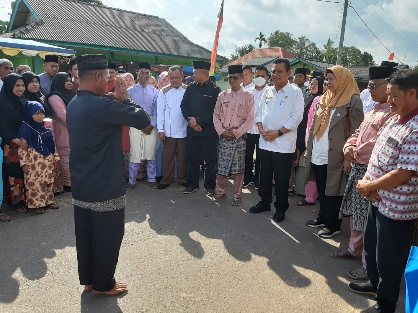 Gubernur Ansar Tinjau Beberapa Titik Jalan di Kabupaten Lingga