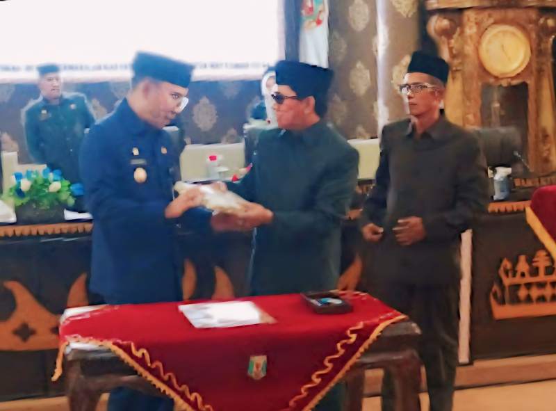 Raden Adipati Surya Serahkan LKPJ Tahun Anggaran 2023