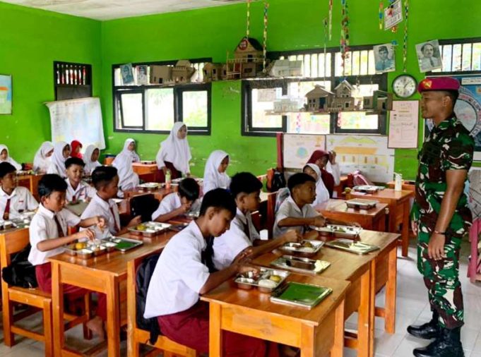 Yonif 7 Marinir Partisipasi Dalam Program Makan Bergizi Gratis