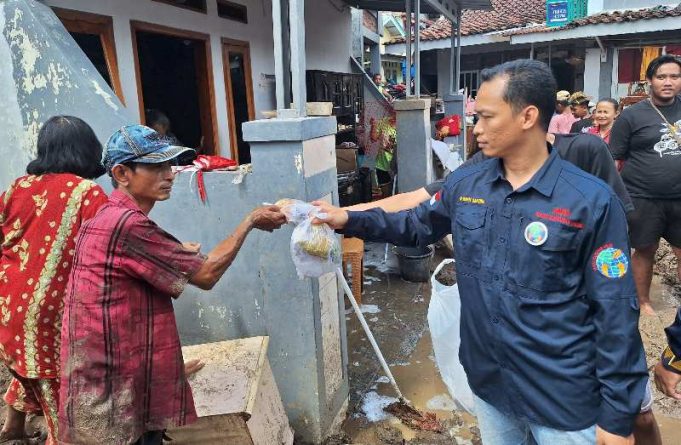 IWO Lampung Gerak Cepat Salurkan Bantuan ke Warga Terdampak Banjir