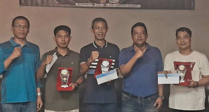 Syahroni Yusuf Sabet Juara Pertama Turnamen SIWO Cup I PWI Lampung