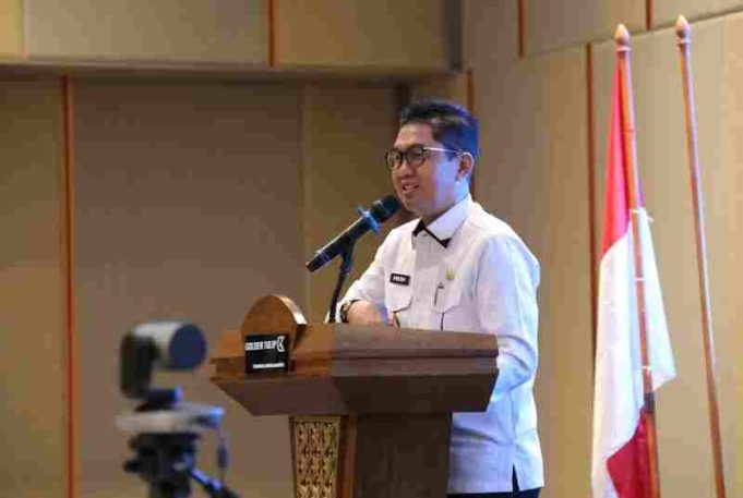 Pj. Sekdaprov Fredy Buka Sosialisasi Program Kampung Iklim (ProKlim)