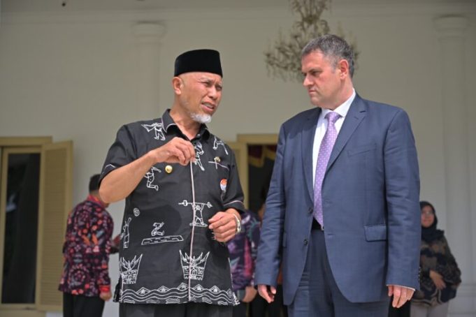 Gubernur Mahyeldi Terima Kunjungan Dubes Romania, Bahas Rencana Kerjasama