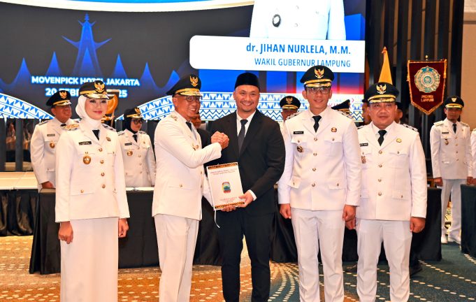 Usai Pelantikan, Bupati Egi dan Wakil Ikuti Proses Sertijab Kepala Daerah Provinsi Lampung