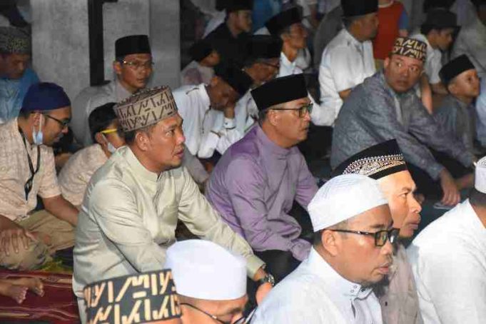 Harmoni di Hari Raya: Bupati dan Wakil Bupati Tubaba Laksanakan Sholat Ied Bersama Masyarakat