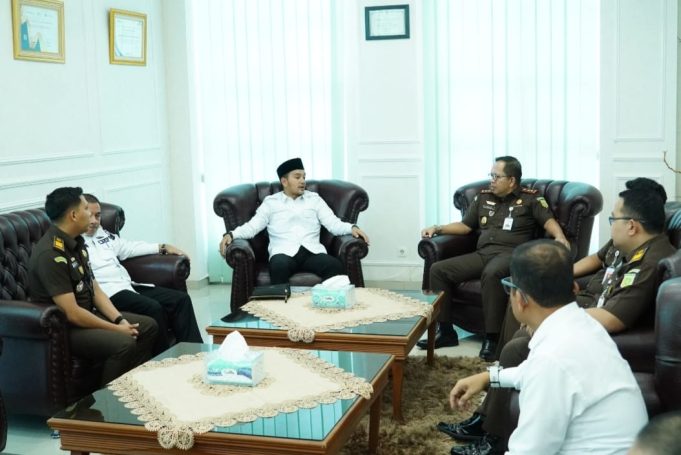 Kajari Serahkan Eks Kantor Kejati Ke Pemko Tebingtinggi, Wali Kota: Akan Kita Jadikan Pujasera Islamic Center