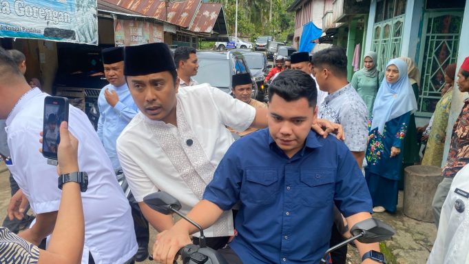 Bersafari Pakai Sepeda Motor, Wagub Vasko Temui Warga Terpencil di Pasaman