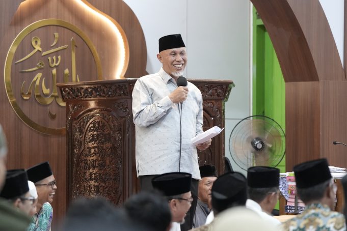 Safari Ramadan ke Masjid Al-Madaniy, Segini Jumlah Bantuan Disalurkan Gubernur Sumbar