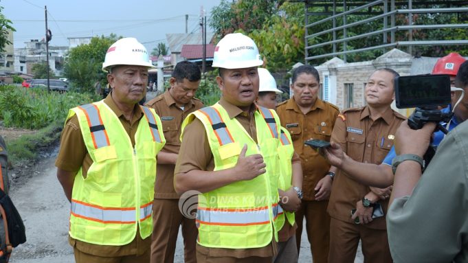 Wakil Bupati Asahan Tinjau Pelaksanaan Pemeliharaan Ruas Jalan Bernilai 5 Miliar