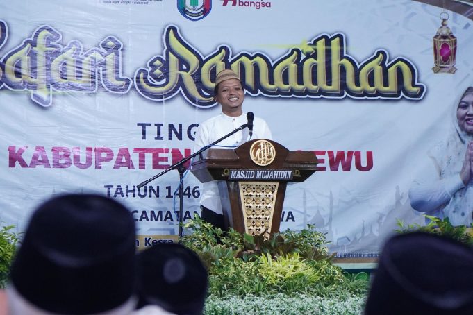 Safari Ramadan, Bupati Pringsewu H. Riyanto Pamungkas Salurkan Bantuan