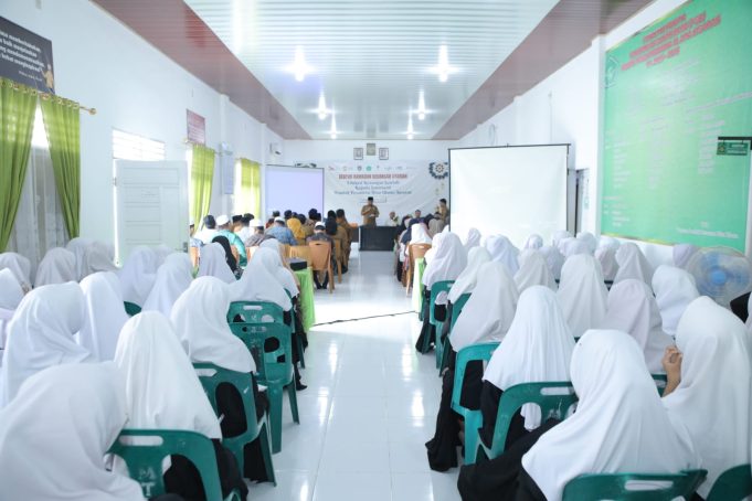 Wakil Bupati Asahan Buka Edukasi Pasar Modal Syariah di Pesantren Bina Ulama Kisaran
