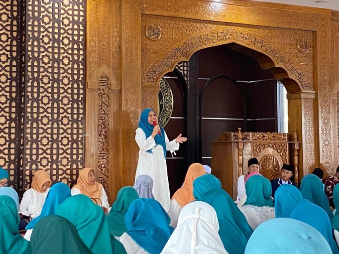 Dukung Ukhuwah Islamiyah, TP-PKK Sergai Gelar Salat Tasbih dan Berbagi Santunan