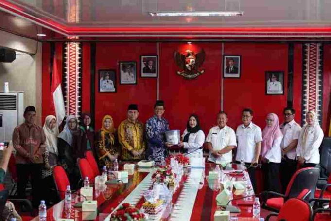 UIN RIL Salurkan 823 Paket Bantuan untuk Korban Banjir Bandar Lampung