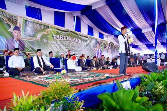 Peresmian Ponpes Al-Ma’arif, Masyarakat Sambut Antusias Kehadiran Bupati dan Ustadz Abdul Somad