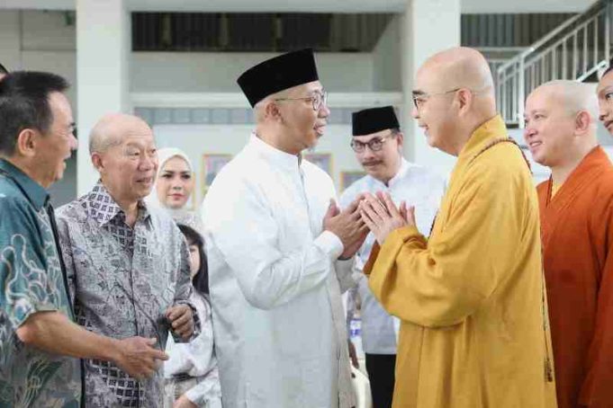 Silaturahmi Gubernur dan Warga di Momen Idulfitri, Hangat dan Penuh Kekeluargaan