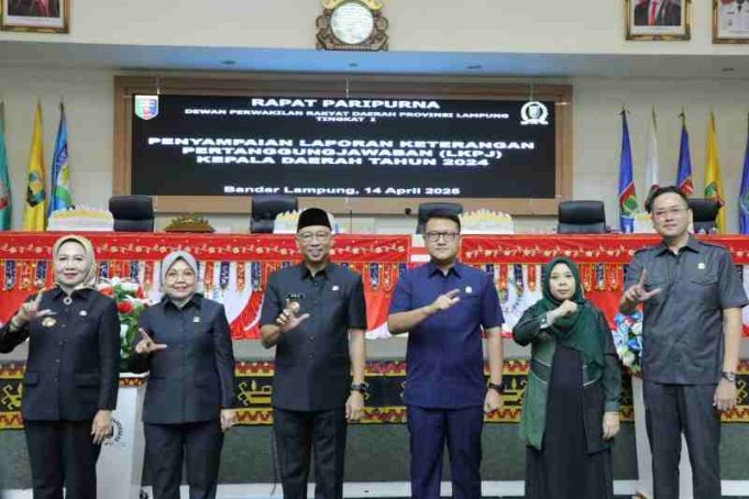 Gubernur Mirza Sampaikan LKPJ Kepala Daerah TA 2024 dalam Rapat Paripurna DPRD Provinsi Lampung
