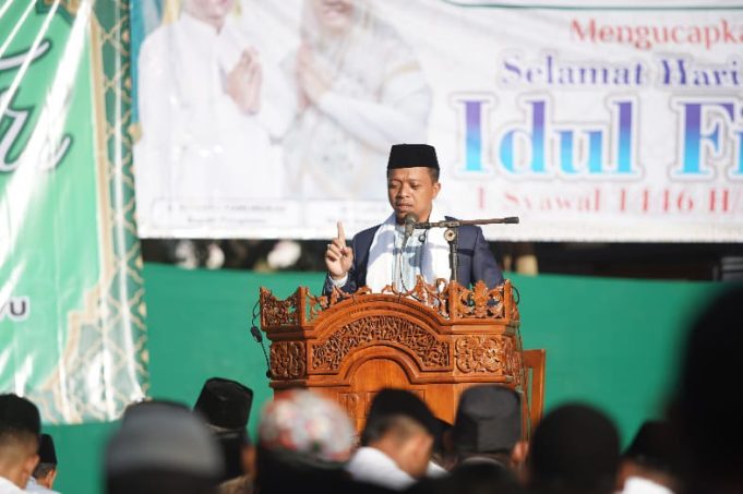 Bupati – Wakil Bupati Pringsewu Salat Idulfitri di Lapangan Pendopo Kabupaten