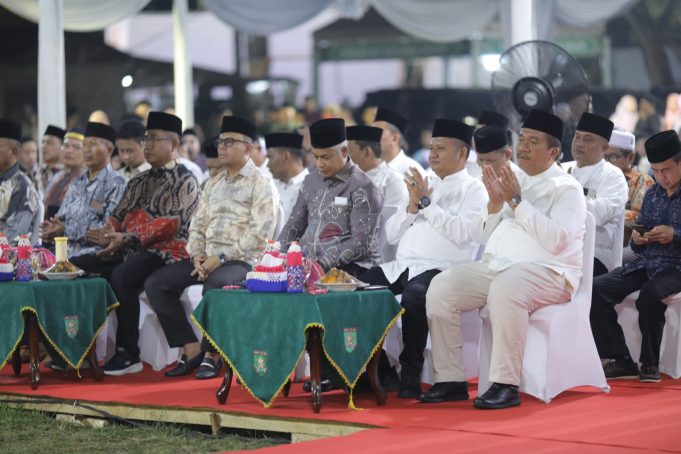 Bupati Asahan Berikan Biaya Umroh Kepada Pemenang