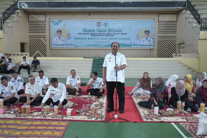 Bupati – Wakil Bupati Berikan Salam Hormat Kepada Ratusan Petugas Kebersihan Asahan