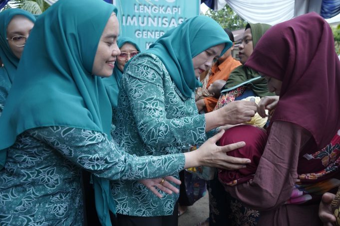 Ketua Tim Pembina Posyandu Asahan Tinjau Launching Pekan Imunisasi Dunia 2025