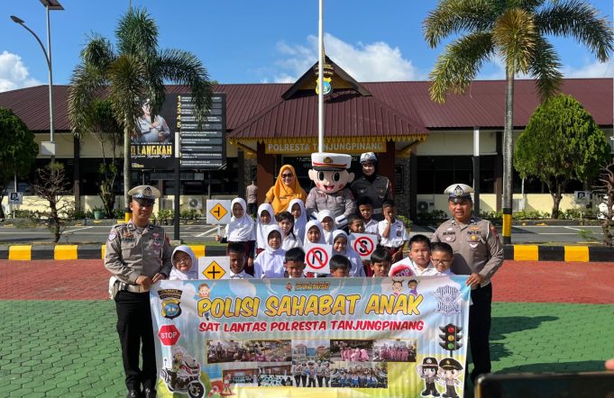 Polresta Tanjungpinang Bentuk Generasi Tertib Lalu Lintas Sejak Usia Dini Melalui Program Humanis “Polisi Sahabat Anak”