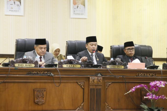 DPRD Agam Sahkan Perda Pertanggungjawaban Pelaksanaan APBD 2024