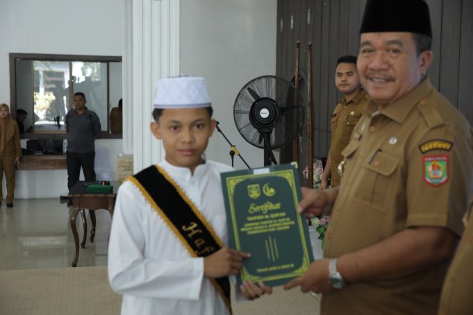 Bupati Asahan Wisuda 48 Orang Santri Lembaga Tahfidz Al-Qir’an Pemkab Asahan