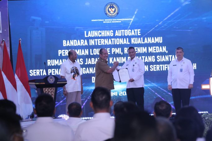Bupati Asahan Serahkan Sertifikat Tanah ke Kanwil DITJEN PAS Sumut