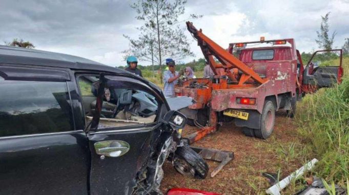 Kecelakaan Beruntun di Jalan Lintas Barat Bintan, Satu Mobil Ringsek
