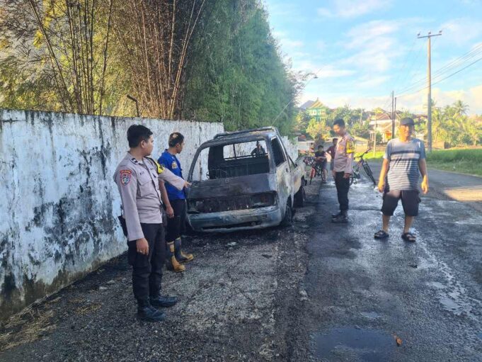 Penyelidikan Pemilik Mobil Pick Up Misterius Hangus Terbakar di Pringsewu
