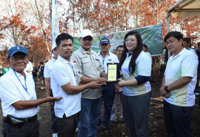 Program Hijaukan Bumi, Lestarikan Lingkungan Warnai DTA Waduk Duriangkang