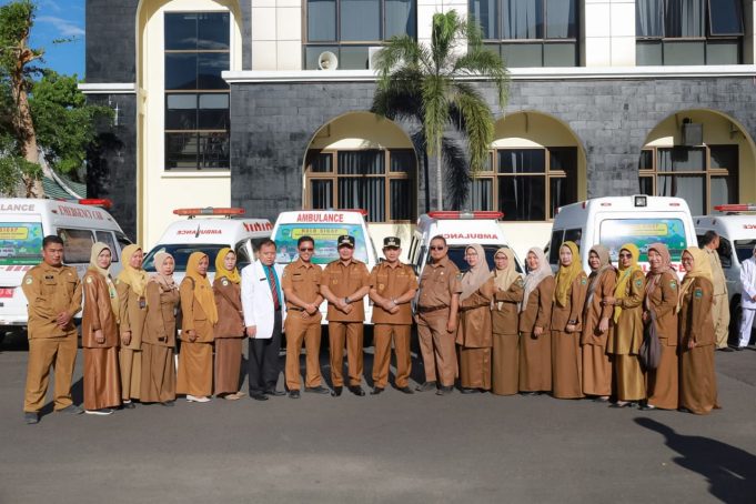 Bupati Pasaman Luncurkan Ambulance Gratis