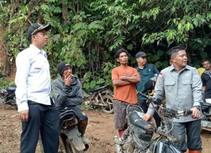 Prihatin Mendalam, Ketua DPRD Pasaman Dukung Perbaikan Jembatan