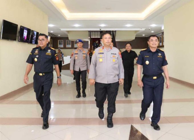 Kapolda Kepri Terima Kunjungan Silaturahmi Dirjen Bea dan Cukai
