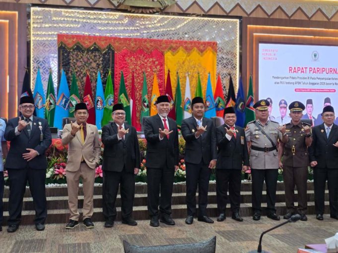 Paripurna DPRD Sumbar, Mahyeldi Ajak Elemen Masyarakat Perkuat Persatuan
