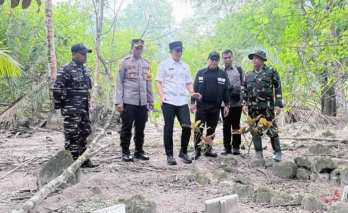 Kunjungi Pulau Sebuku, Bupati Ungkap Rencana Pemindahan Makam Tentara Belanda