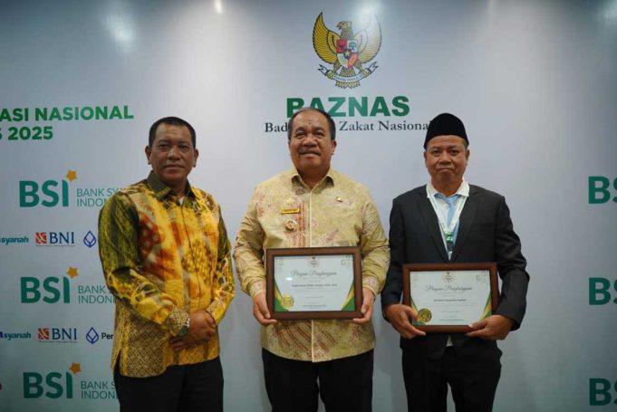 Bupati Asahan Dianugerahi Baznas Awards 2025