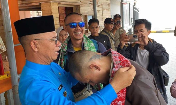 Bupati Aneng Sambut Atlet Muda Satria, Harumkan Anambas di Kejuaraan Nasional Kick Boxing