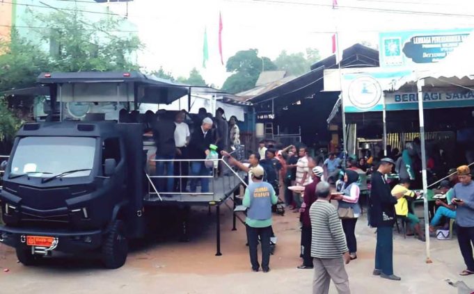 Kogabwilhan I Bagikan Sarapan Gratis untuk Warga Tanjungpinang