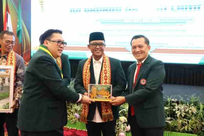 Bupati Ardito Wijaya Lantik Ketua IDI Kota Bandar Lampung