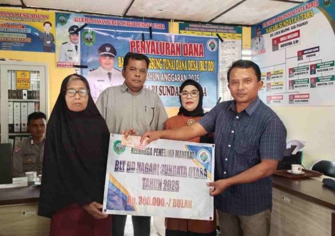 Serahkan BLT DD Nagari, Wali Nofriyan Sampaikan Hal Penting