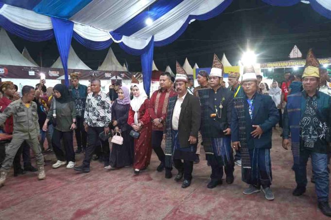 Penampilan Seni Budaya Etnis Simalungun di PSBD ke-6