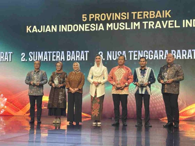 Sumbar Raih 2 Penghargaan Bergengsi pada Ajang Indonesia Muslim Travel Index 2025