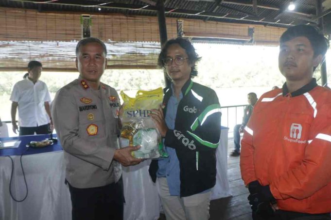 Dinobatkan jadi Bapak Ojol Bengkulu, Kapolda Bengkulu : Semoga Tercapai Komunkasi 2 Arah