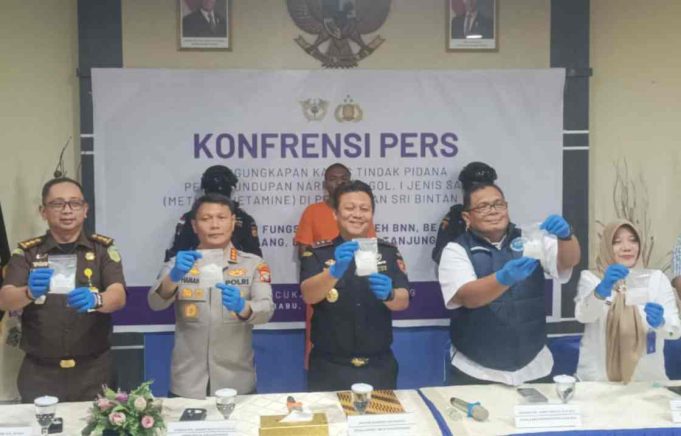 WNA Malaysia Sembunyikan Sabu di Celana Dalam