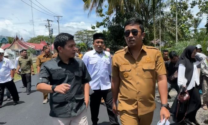 Wagub Vasko Tinjau Pembangunan Jalan di Kawasan Maligi, Masyarakat Sambut Gembira