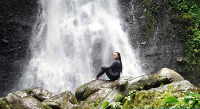 Zita Anjani Sambangi Air Terjun Way Tayas, Dorong Wisata Alam Rajabasa Jadi Ikon