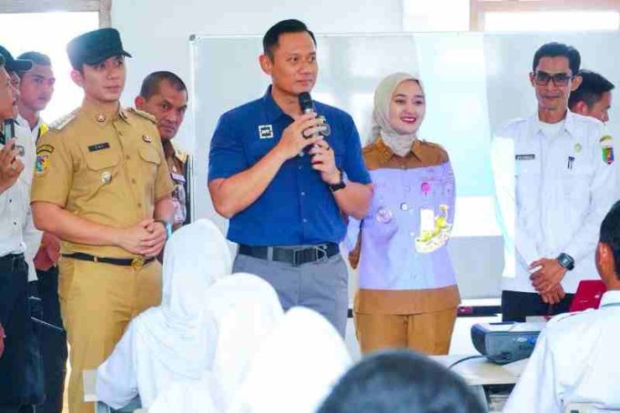 Tinjau SRMA 32 Lamsel, Menko AHY dan Wagub Jihan Pastikan Fasilitas Pendidikan Siap