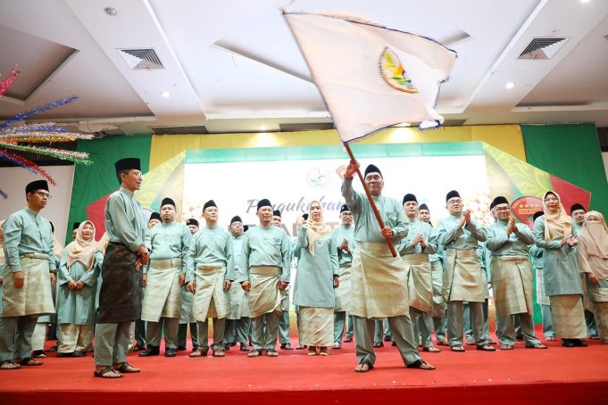 Amsakar Achmad Kukuhkan Pengurus Baru Kerabat Barkad Periode 2025–2030